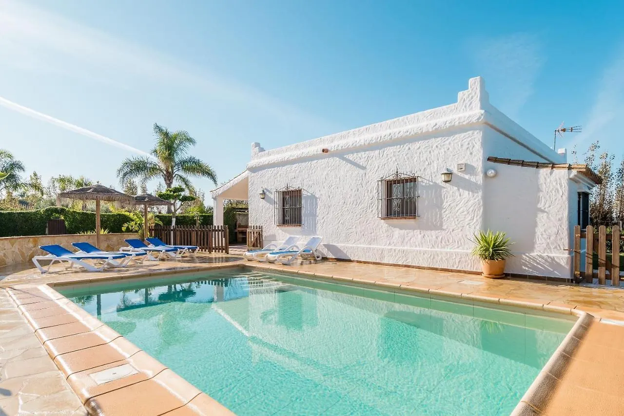 فيلا La Casa Del Estanque كونيل ذي لا فرونتيرا 0*,  إسبانيا